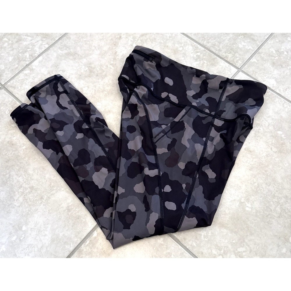 NWOT Athleta Ultimate Camo 7/8 Tight gray Women's Size‎ Small W/Stash Pocket